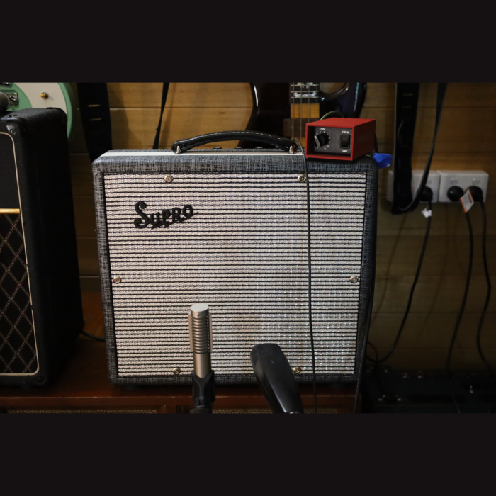 Supro Comet